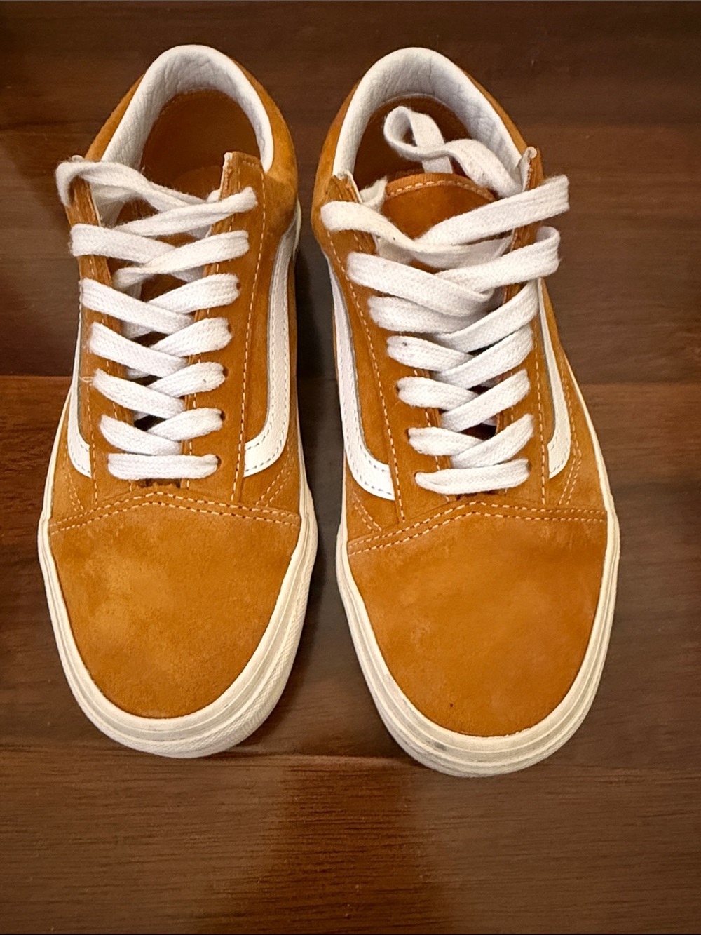 Vans Suede Old Skool Sneakers in Rust and White Size 6